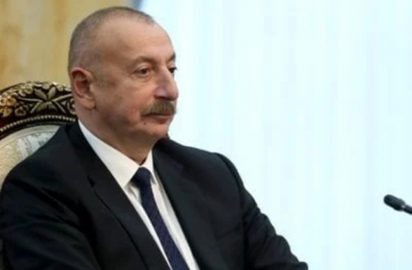 Изгнавший из Нагорного Карабаха армян Алиев требует у Армении принять азербайджанцев